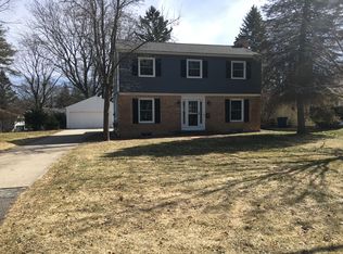 2529 Lomond Dr, Kalamazoo, MI 49008