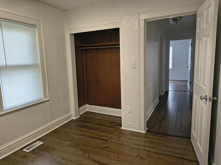 1637 Jackson Ave — Photo 16