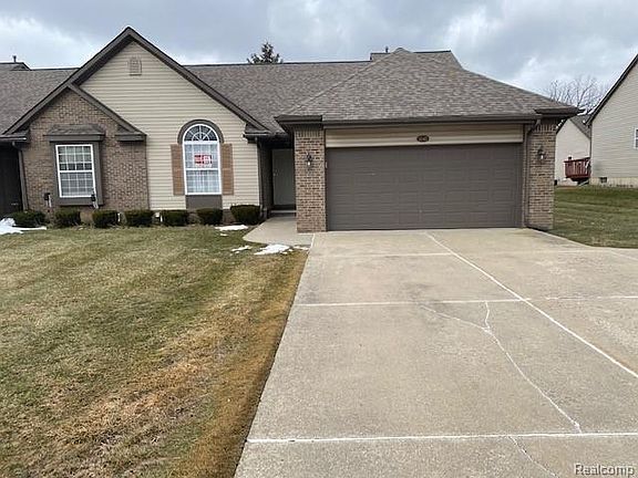 2nd image of 5042 Sandalwood Dr