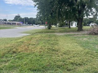 102 W 2nd St, Coffeyville, KS 67337
