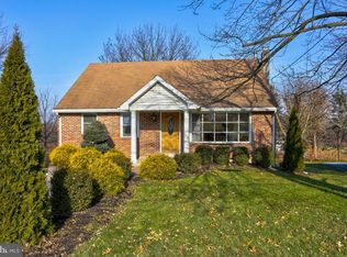 166 N Reamstown Rd, Stevens, PA 17578