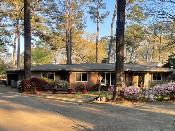 4010 Pinewood Dr, Jackson, MS 39211