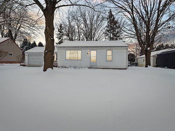 2nd image of 4418 E Centre Ave