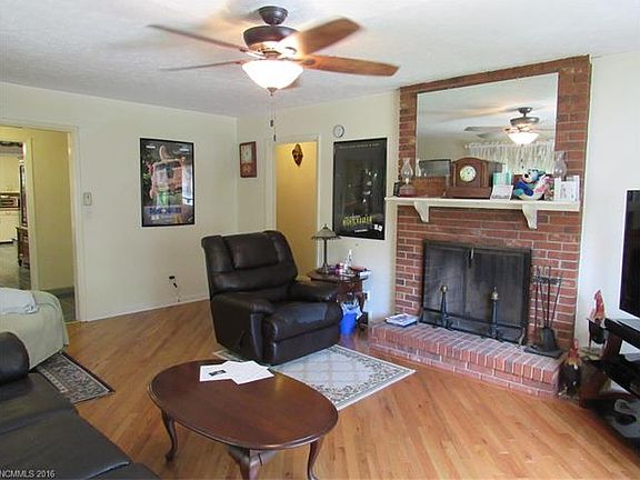 5th image of 403 Wakefield Dr