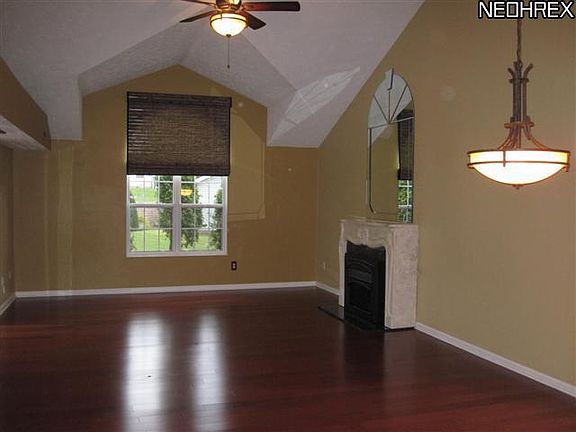 3rd image of 301 Huntsford Dr