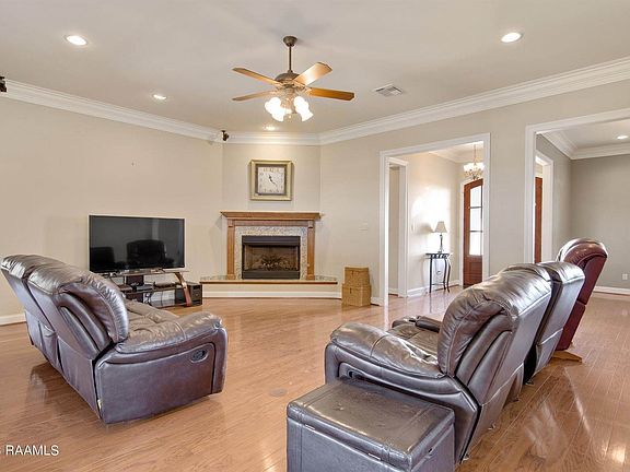 3rd image of 1736 Denais Rd