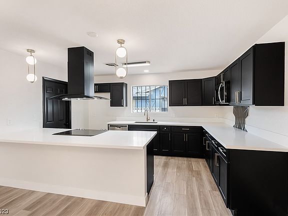 4th image of 1728 Loch Lomond Way