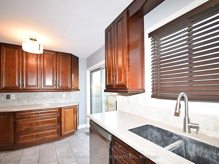 39 Jones Dr #UPPER — Photo 11