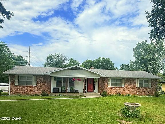 5th image of 2043 S Grand Ave