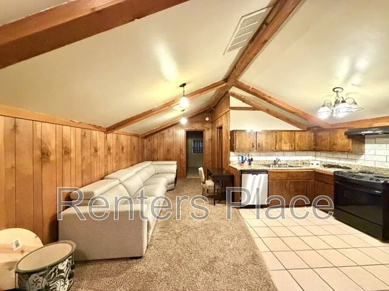 1 bed, 1.0 bath, 765 sqft, $995 — Photo 3
