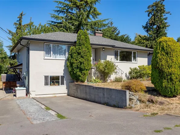 3856 Diamond St, Saanich, BC V8Z 3X4