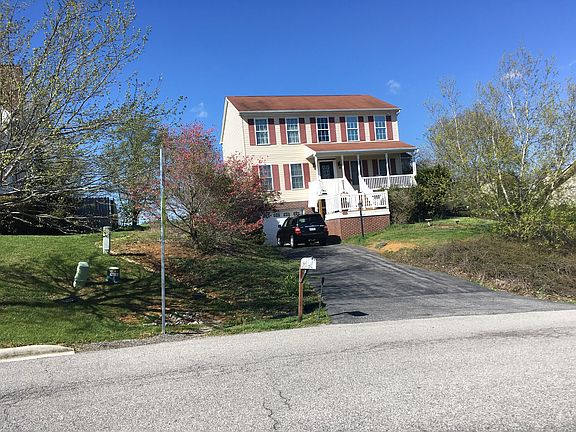 2nd image of 105 Alder Ln