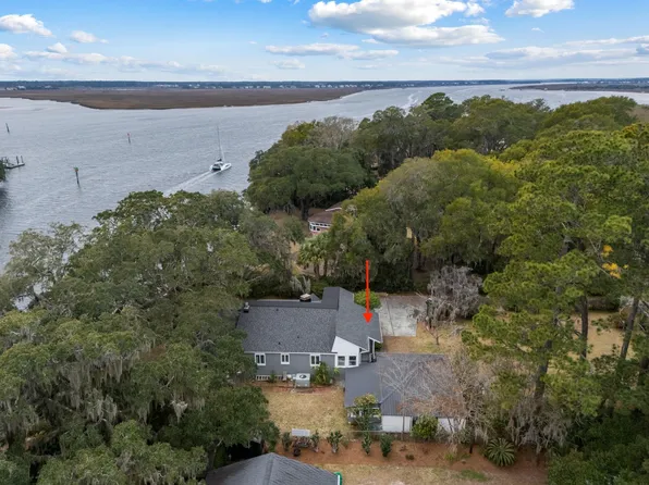 1363 S Edgewater Dr, Charleston, SC 29407