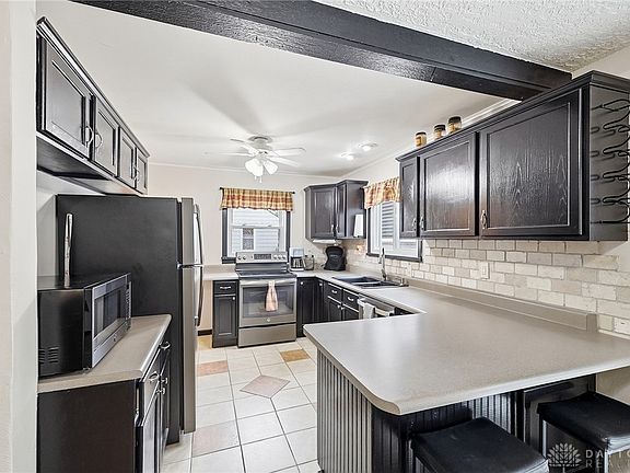 5th image of 39 Oaksmere Rd