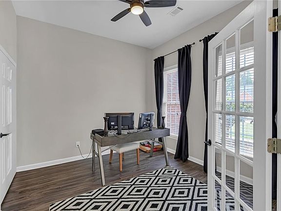 5th image of 1807 Phillips Ct