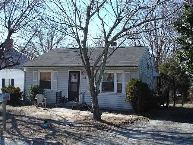 2nd image of 118 College St