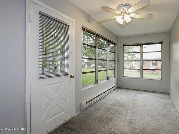 5th image of 526 Lilac Ln #C
