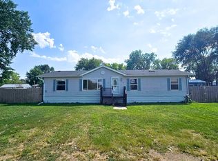 118 Greenbriar St, Yankton, SD 57078