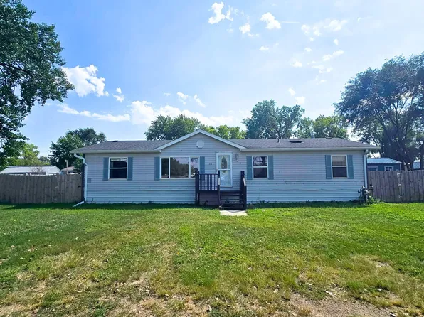 118 Greenbriar St, Yankton, SD 57078
