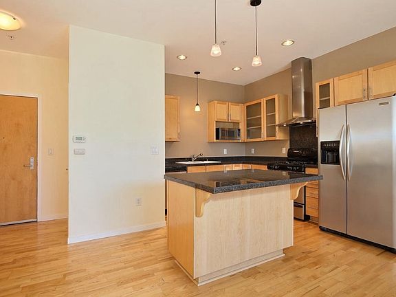 2nd image of 1401 Wewatta St Unit 711