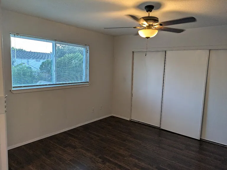 1041 Melissa Ln — Photo 18