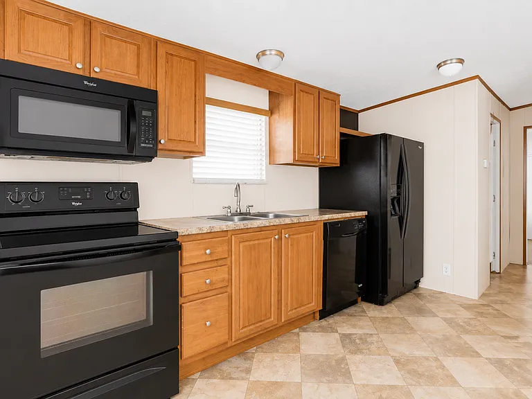 996 Margarita St — Photo 13