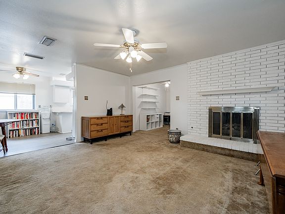 4th image of 1759 Gross Rd