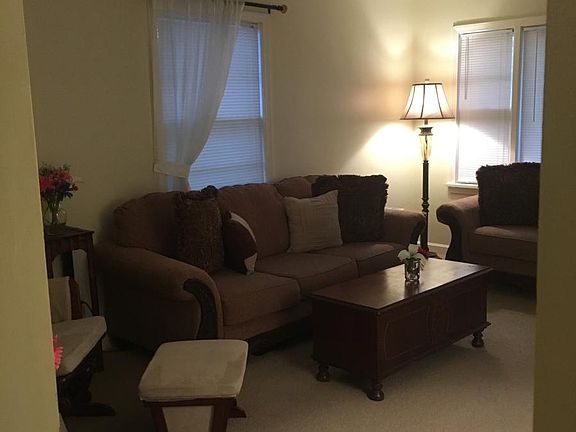 Living room ; Not furnished