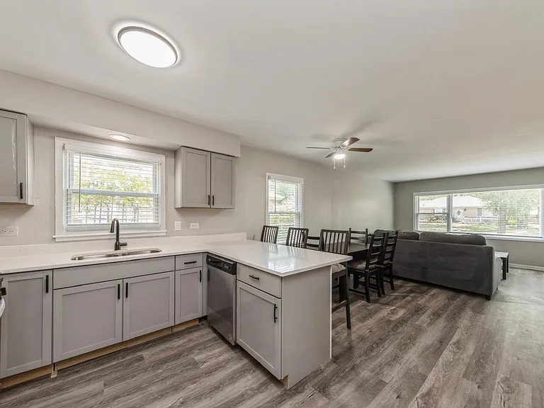 856 E Capri Dr #1 — Photo 4