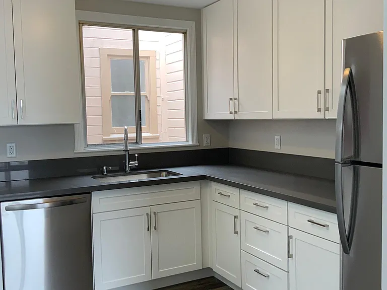 2929 Irving St — Photo 4