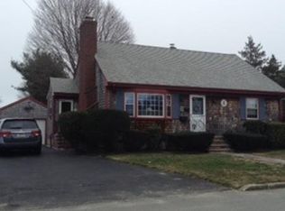 42 Ludlow St, Acushnet, MA 02743
