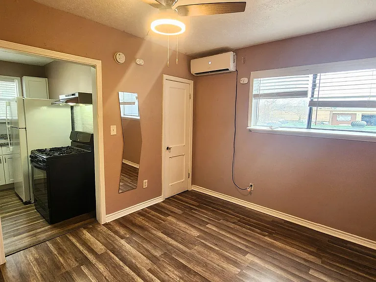 13501 Topeka St #F — Photo 1