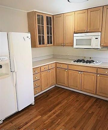 2nd image of 506 Riverwood Ave