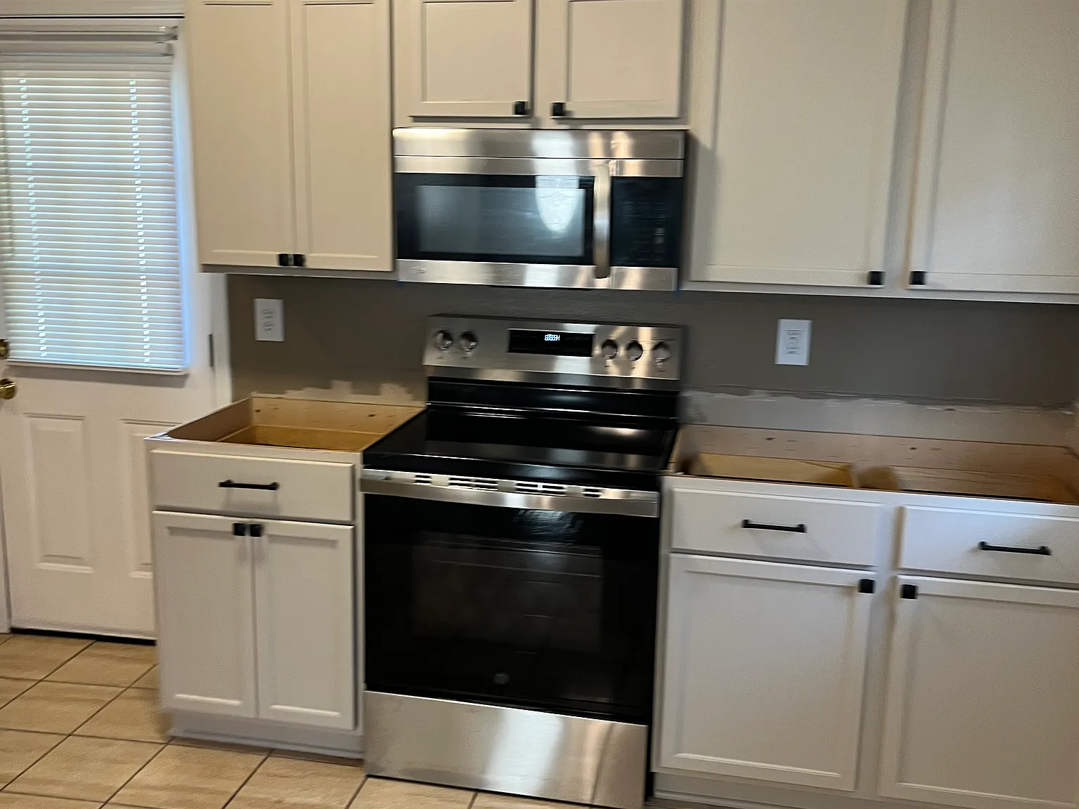 3 bed, 1000 sqft, $1,525 — Photo 2