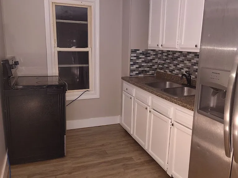 126 Osborne St #2 — Photo 7