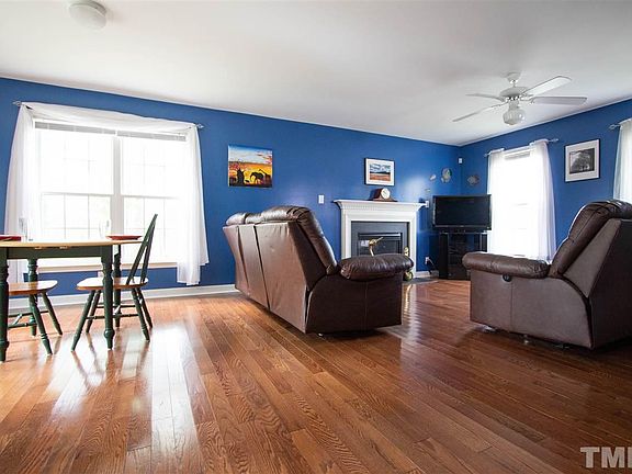 5th image of 103 Hickory Glen Ln
