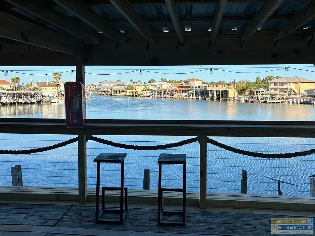 1 bed, 1.0 bath, 700 sqft, $1,800 — Photo 1