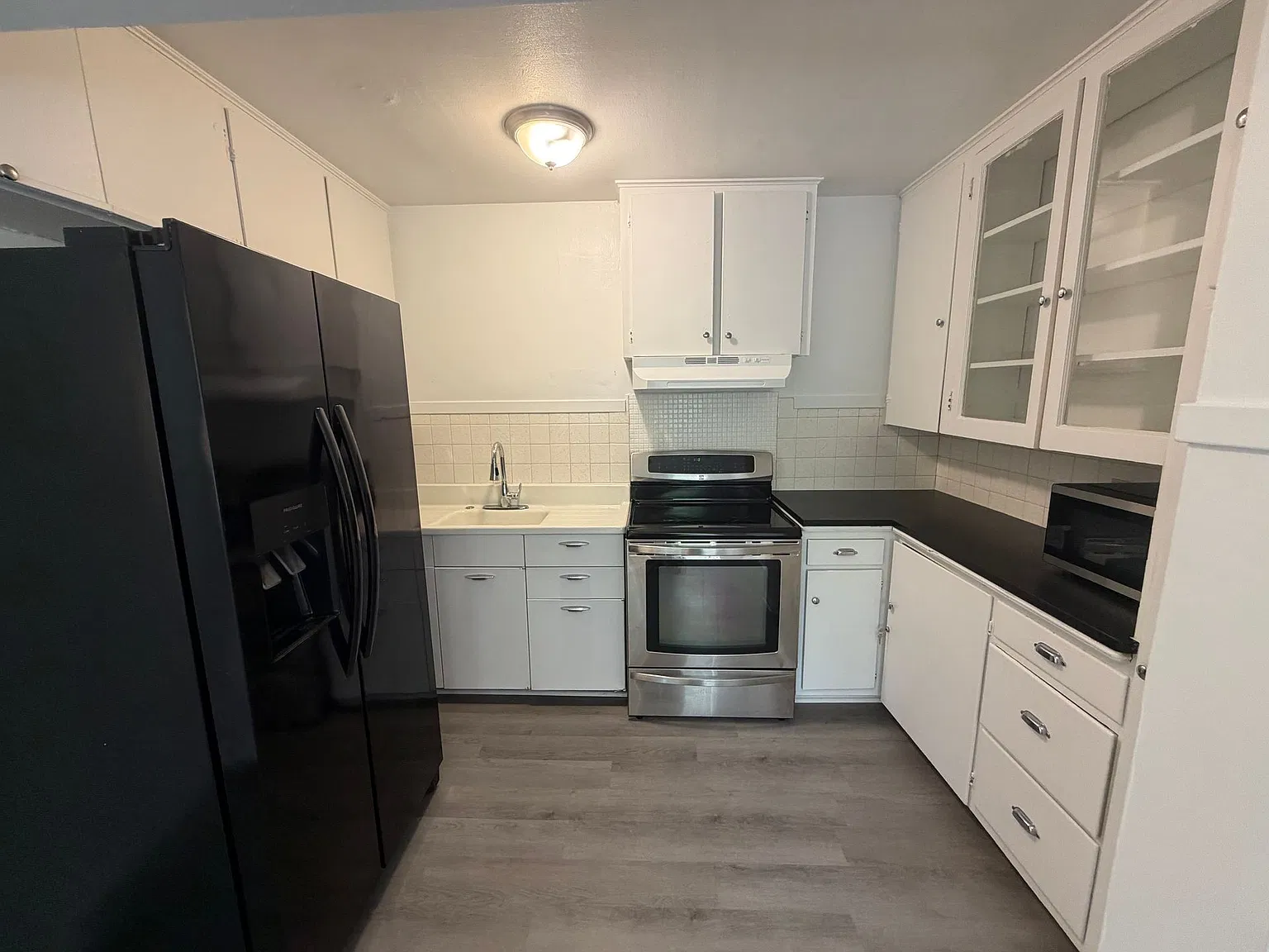 1406 West 9th — Photo 2