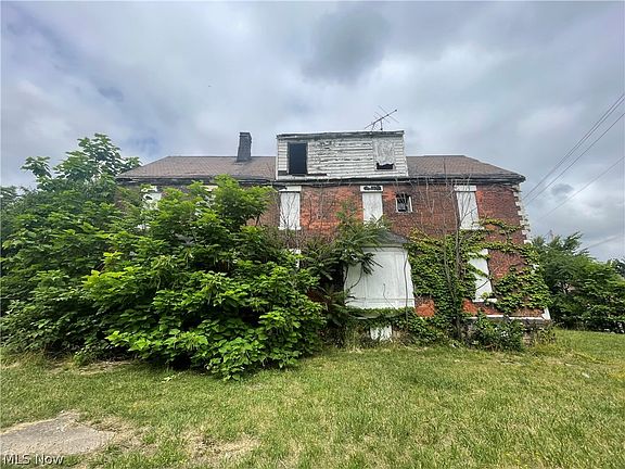 3rd image of 12808 Kinsman Rd