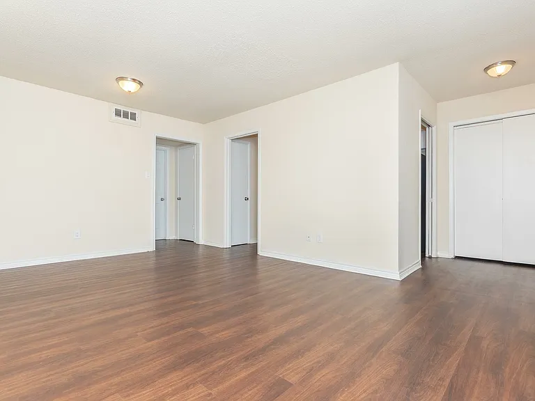 Camelot Apartments — Photo 6