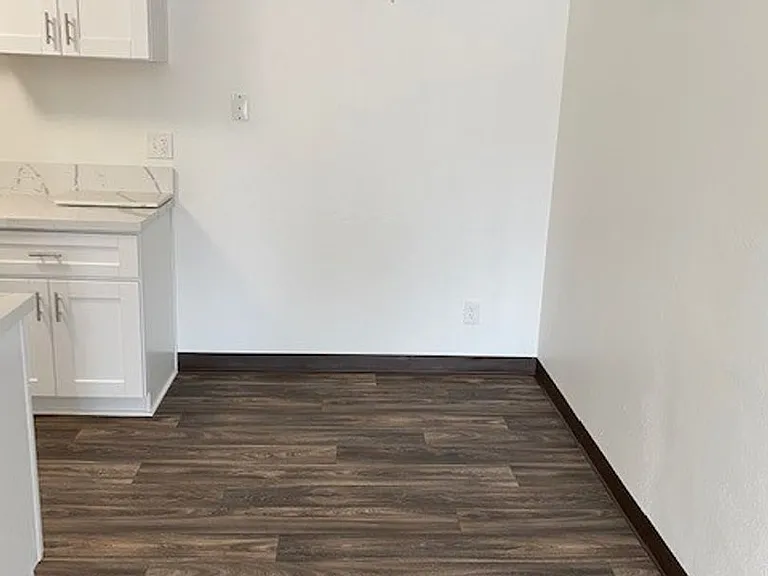 Sun Valley Gardens Apartments — Photo 31