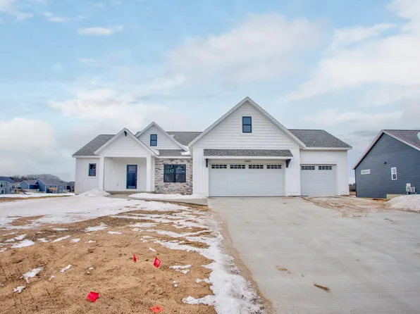 14968 Fillmore St, West Olive, MI 49460