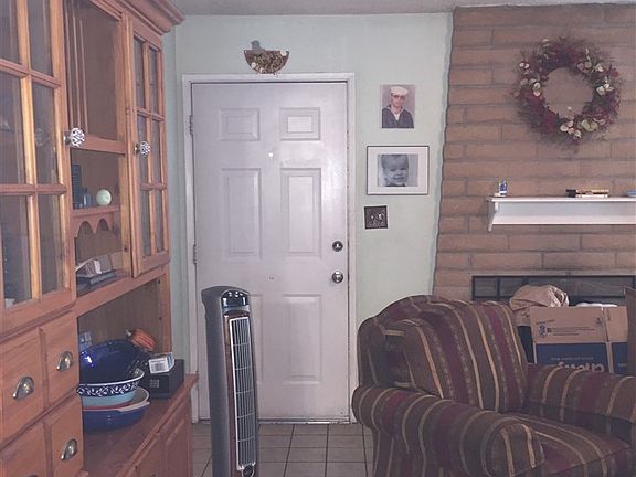 2nd image of 928 Pinewood Dr