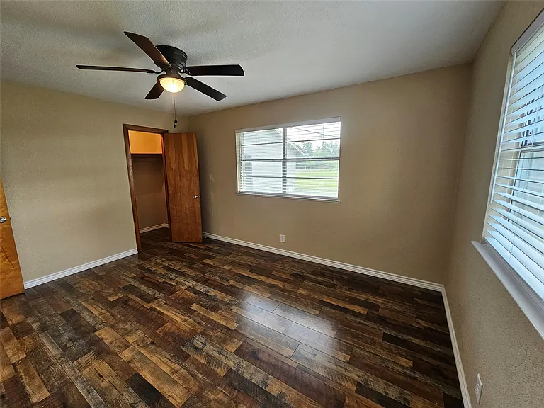 120 Ronald Ave — Photo 18