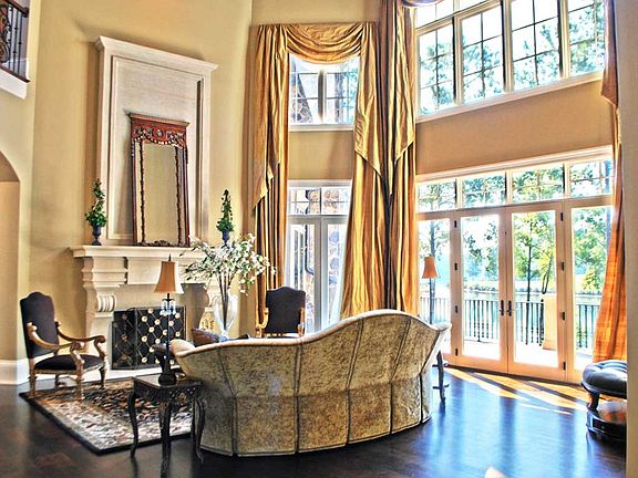 4th image of 1281 Lake Club Dr