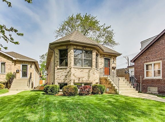 3rd image of 5352 N Lockwood Ave