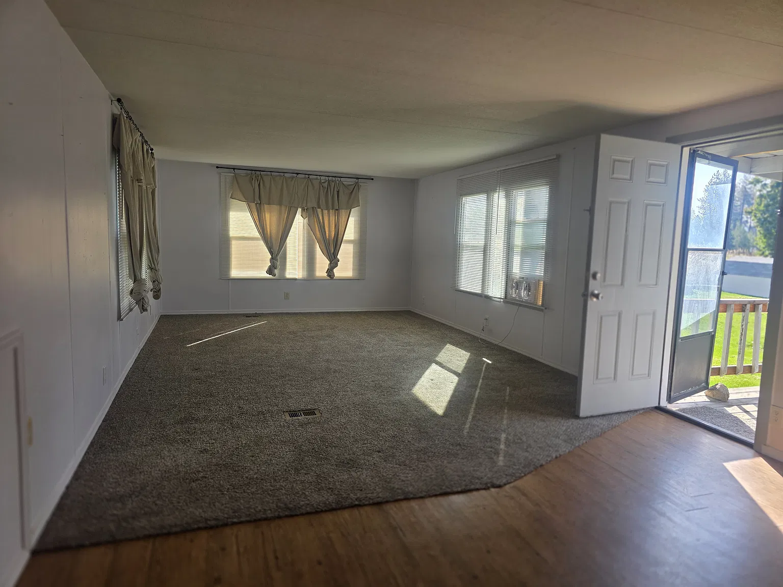 2 bed, $1,100 — Photo 2