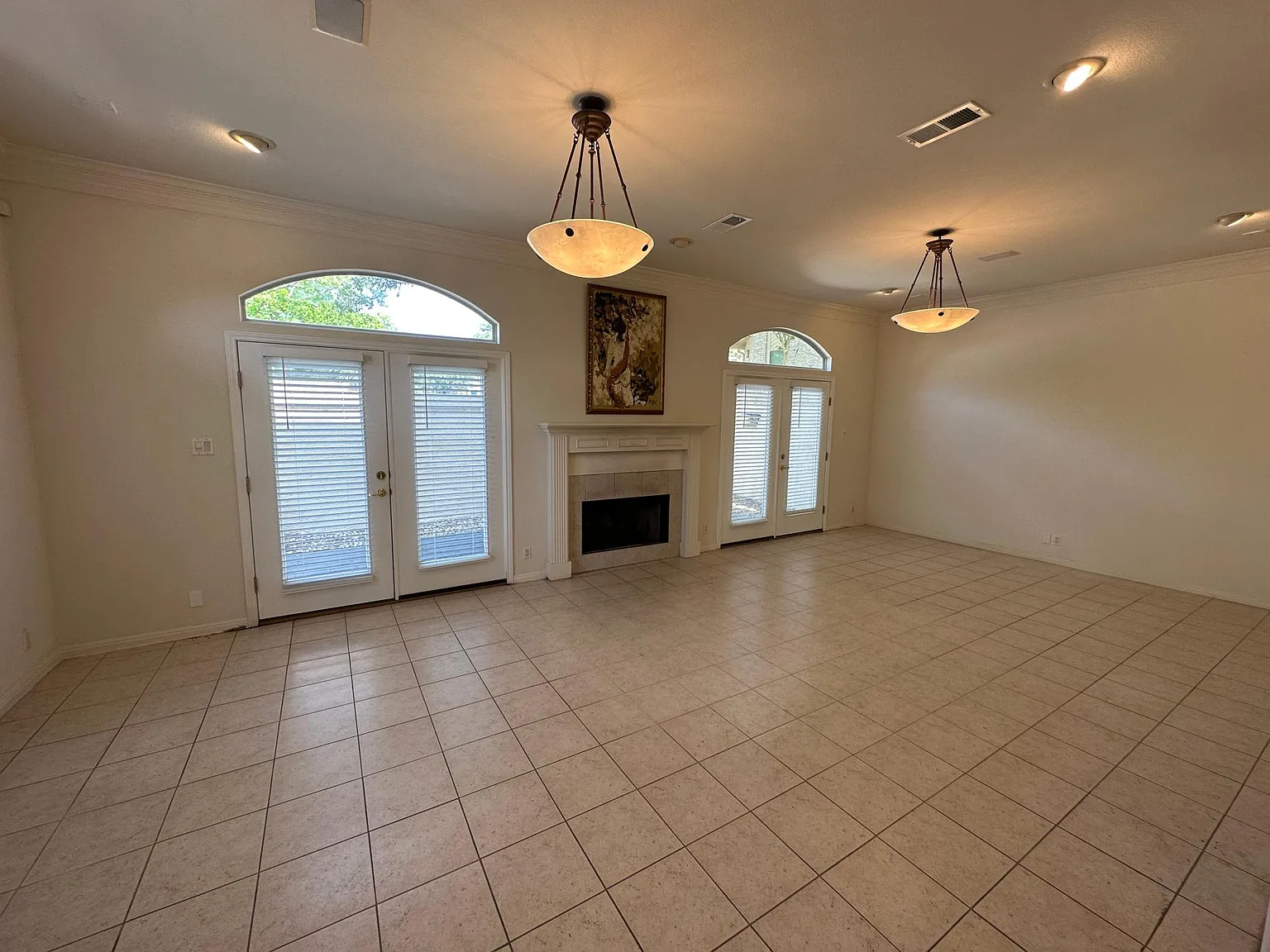 3 bed, 3.5 bath, 2668 sqft, $2,795 — Photo 3