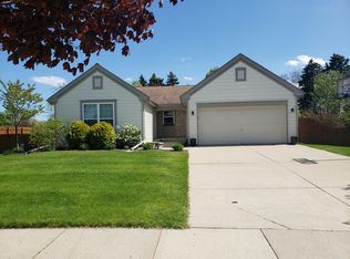 860 N Dries St, Saukville, WI 53080