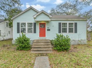 810 10th Ave N, Texas City, TX 77590